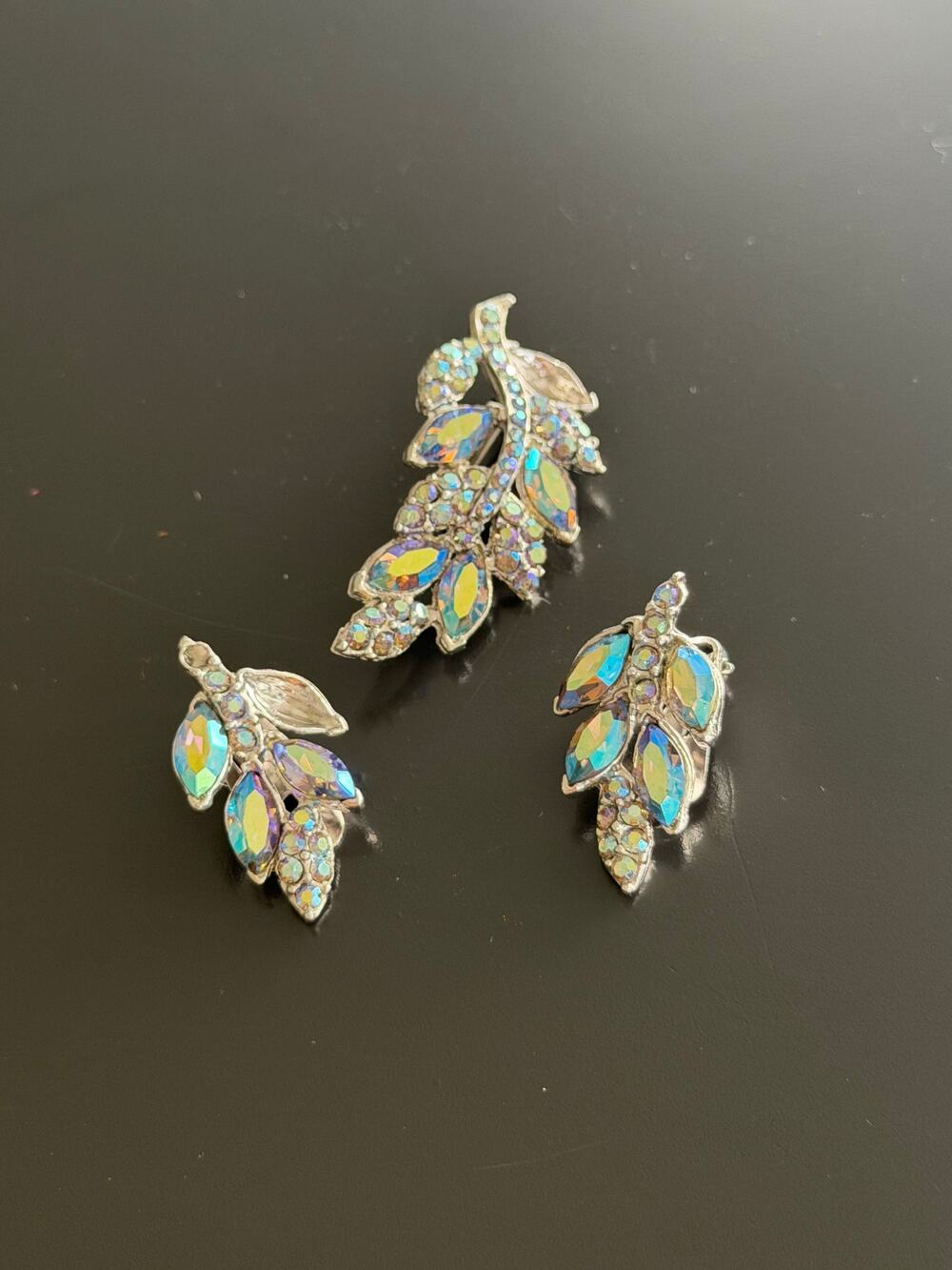 Vintage clear rhinestone leaf brooch & earrings set silver tone AB beads